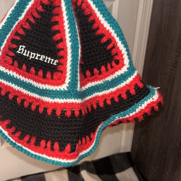 Supreme Crochet Bucket Hat - Picture 16 of 17